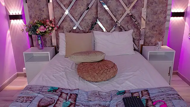 Онлайн чат XXX LolaGray__