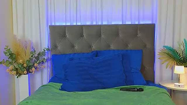 Ariana_Petite Obrolan Langsung XXX