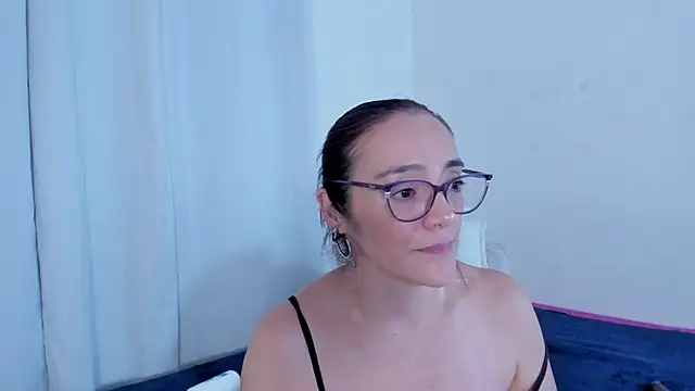 Chatroom XXX en direct de Jessica_Herrera_