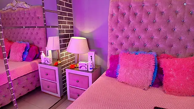 XXX chat uživo modela AdelaineBest