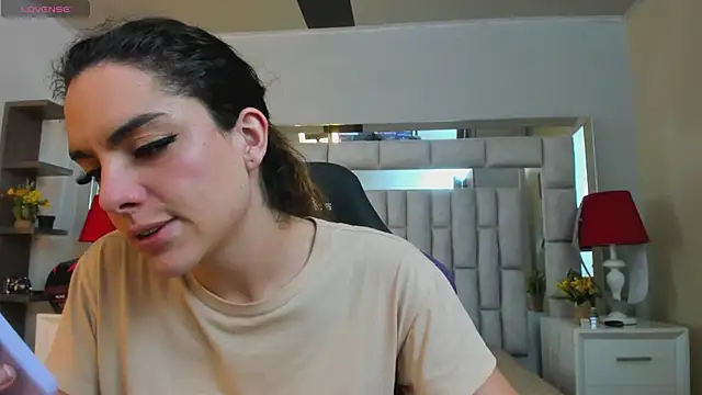 mariiahneedles' Live XXX Chat