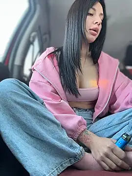 JulliaVegas – Live XXX-chat