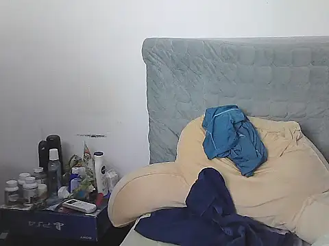 AlphaLatinoBear's Live XXX Chat