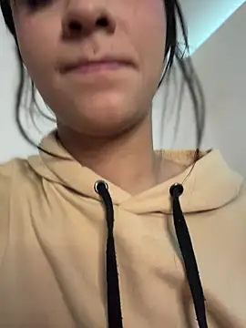 Онлайн чат XXX Isabella-Teen