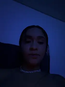 Isabella-Teen's Live XXX Chat