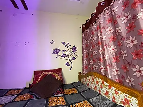 LouleyRanii's Webcam Show