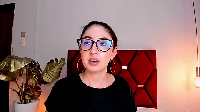 Emilywatsonn's Live XXX Chat