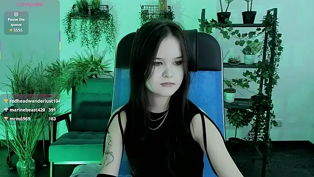 Elainebeness' Live XXX Chat