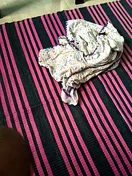 hot_wife_35's Webcam Show