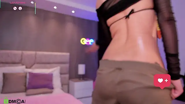 Arinextdoor's Live XXX Chat