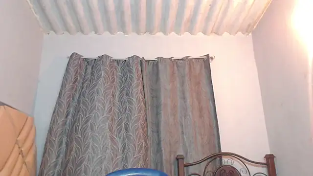 TheXEbonyxxx Adlı Modelin Canlı XXX Sohbeti