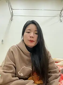 Bee_Yellow00's Live XXX Chat