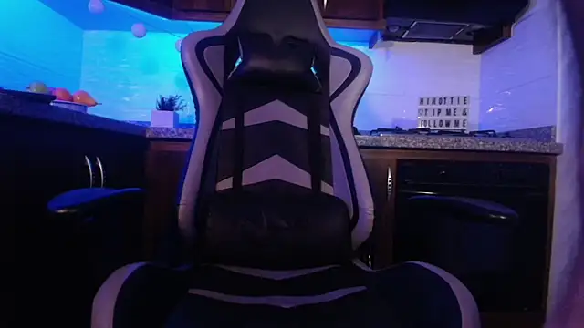 eren_jeager's Live XXX Chat