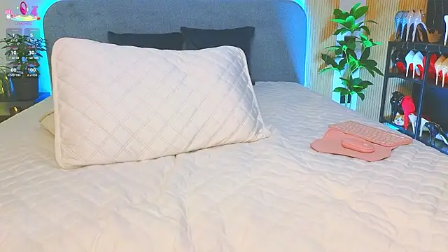 Kira_from_UA's Live XXX Chat