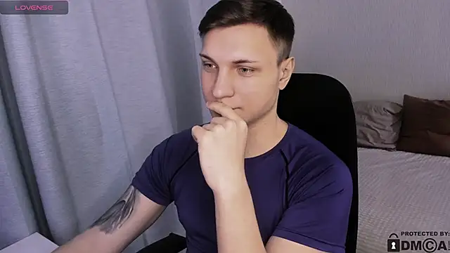 handsome_guy01 élő XXX-chatje