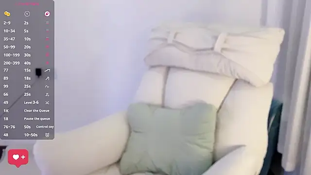 Chatroom XXX en direct de peachy_kiss