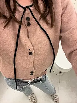 XXX chat uživo modela makomakos2