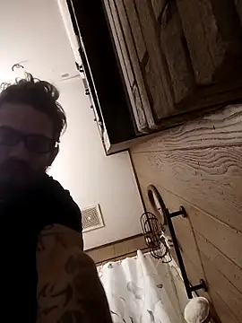 LongDickLance Show in webcam