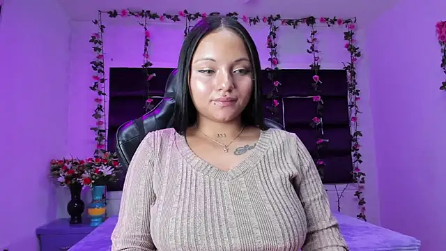 sweelanna__ Adlı Modelin Canlı XXX Sohbeti