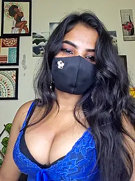 Noor-Bold Adlı Modelin Canlı XXX Sohbeti