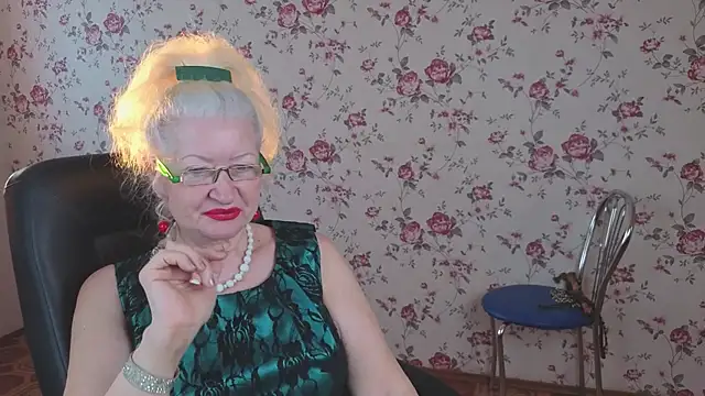 Chat +18 de Maya_Mayflower ao vivo