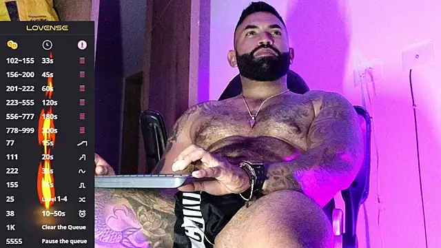 Max-prada Show in webcam
