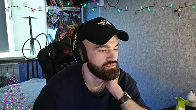 Nik_Namee Show in webcam