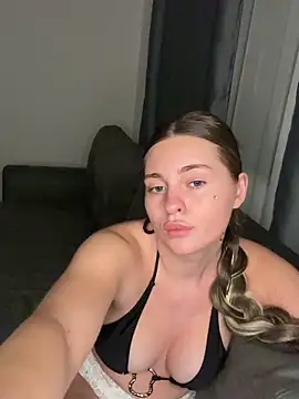 MilenaDoll live XXX chat