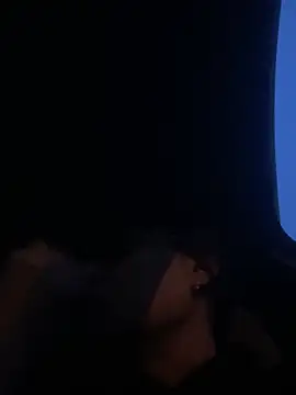 Flossy_Vettie Adlı Modelin Canlı XXX Sohbeti