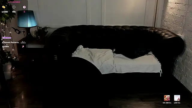 XXX chat uživo modela Dark_Moni