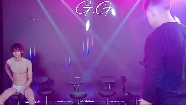 Chat XXX ao vivo de TNT-001