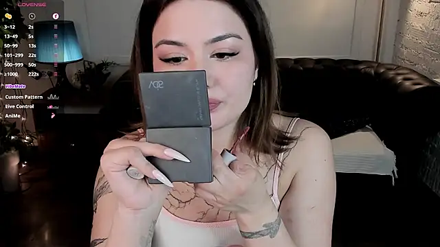 دردشة Dark_Moni الجنسية المباشرة