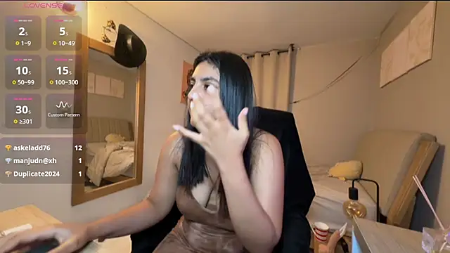 دردشة cloe_small الجنسية المباشرة