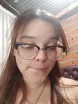 Chatroom XXX en direct de Luluu063i