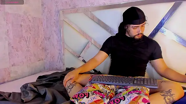 Benny_and_Mark Chat XXX in diretta