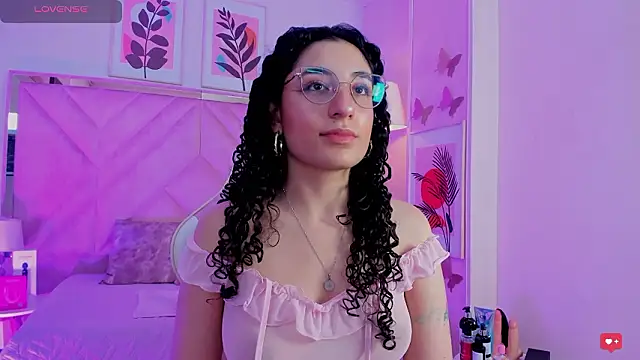 Chat XXX en directo de DemiJones_