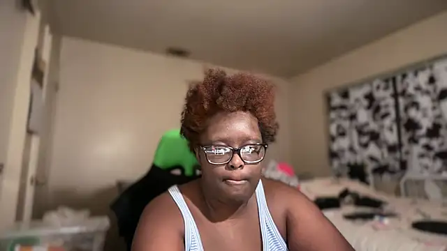 -Yagurlwest's Live XXX Chat