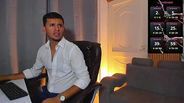 Hideintheoffice's Live XXX Chat