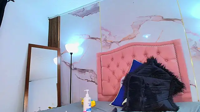 AlyaThompson's Live XXX Chat