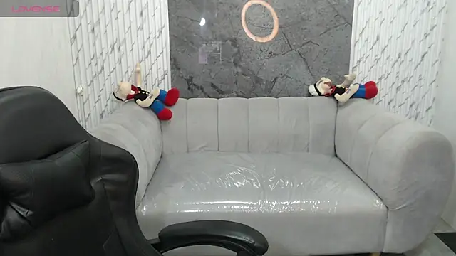 Ivony18_b's Live XXX Chat