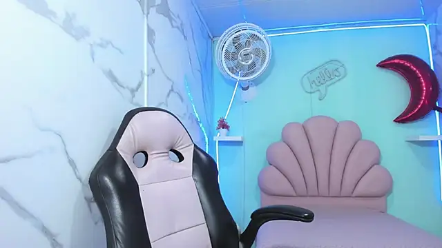 nicol_ross19 Chat XXX in diretta