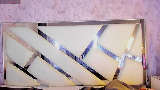 Benny_and_Mark's Live XXX Chat