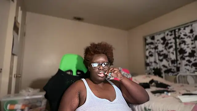 -Yagurlwest Adlı Modelin Canlı XXX Sohbeti