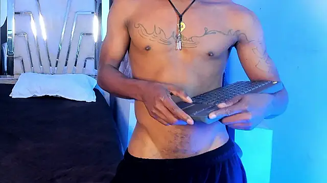 AndresPalacios_ Adlı Modelin Web Kamerası Şovu