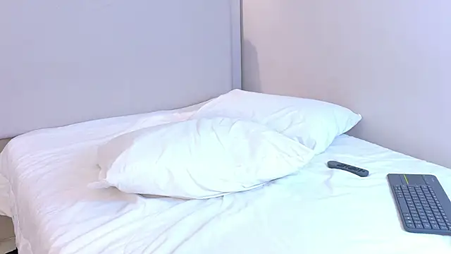 NaomiKlarc – Live XXX-chat