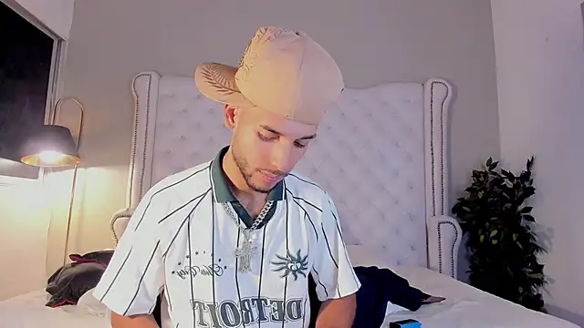 Thiagoferreti's Live XXX Chat