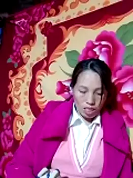 Gummiesu 网络视讯表演