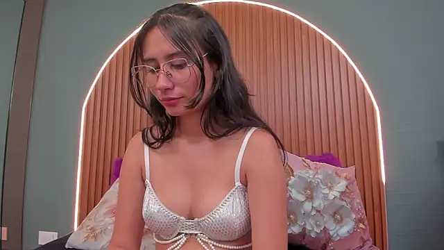 NayeCloud's Live XXX Chat