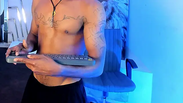 AndresPalacios_ Show in webcam