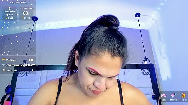 kimCosseyy 即時 XXX 聊天